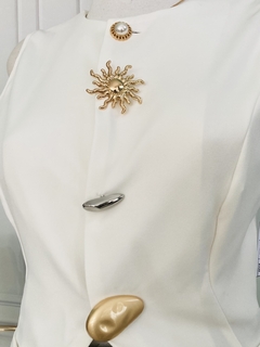 Chaleco elegante blanco con botones metalicos - tienda en línea
