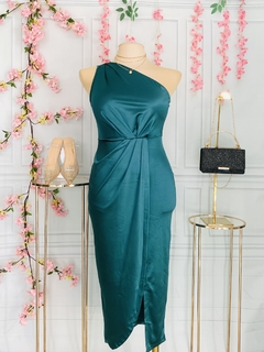 Vestido Plus Satinado de un hombro con pliegues - comprar en línea
