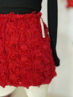 Falda corta textura de rosas - AQUA Boutique