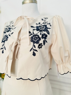 Conjunto de mini falda y top abierto de lazos estampado floral - tienda en línea