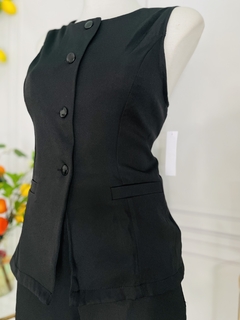 Conjunto negro de short y chaleco de botones - tienda en línea