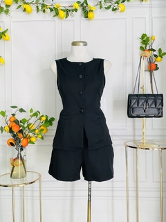Conjunto negro de short y chaleco de botones - comprar en línea