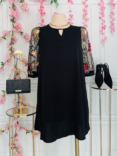 Vestido Plus estilo tunica bordado floral en mangas - comprar en línea