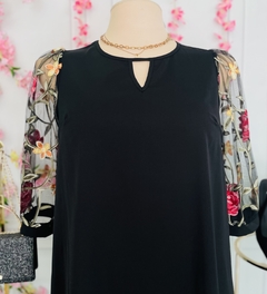 Vestido Plus estilo tunica bordado floral en mangas - AQUA Boutique