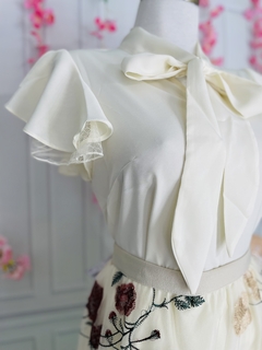 Blusa con mangas sueltas de lazo en cuello - tienda en línea