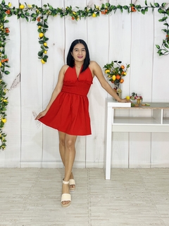 Vestido halter rojo corto de playa pronunciado