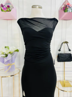 Vestido largo negro con abertura lateral y escote mesh asimetrico - Tiendas de Ropa A&C