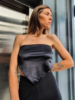 top lenço satin preto