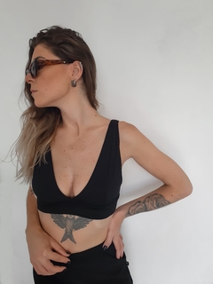 top minimalist preto liso - DRESSER