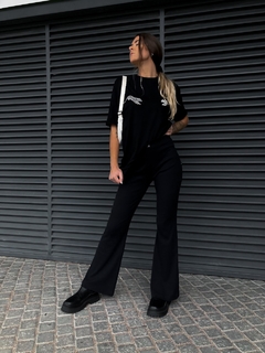 calça flare preta MFMD na internet