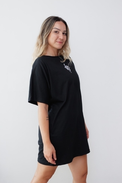 camisetão serpente preto