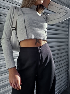 cropped manga longa rework cinza