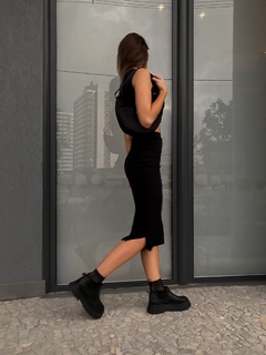saia midi canelada preta - comprar online