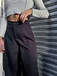 calça alfaiataria wide preta