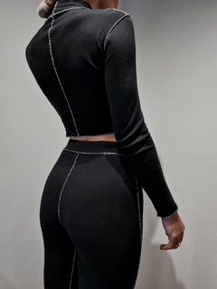calça flare rework preta
