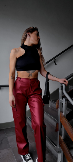 cropped assimetrico black na internet