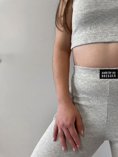 cropped regata canelado cinza mescla - comprar online