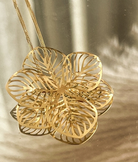 COLAR FLOR SEMIJOIA PREMIUM REF 224 - comprar online