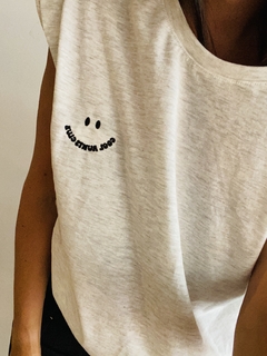 Remera Smiles grey en internet