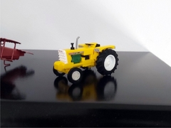 041 MINIATURA TRATOR CBT 2105 - ESCALA 1/50