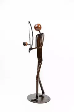 Escultura Artesanal de Ferro Menino com Berimbau
