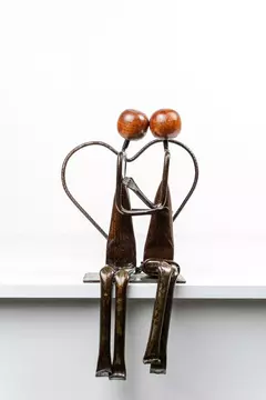 Escultura Artesanal de ferro Casal Apaixonado