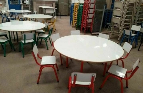 Sillas y bancos de primaria