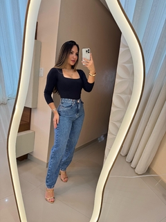 Calça jeans mom