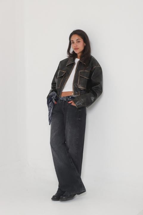 Campera de PU GASTADA OVERSIZE