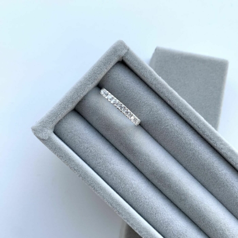 Anel Meia Aliança Cravejada 2mm