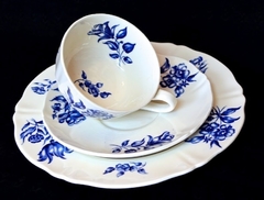 Trio para Te Loza Petrus Regouts Holland , Pattern Bouquet Bleu Blue&Withe C1941 en internet