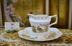 Antigua y Preciosa Jarra Lechera de Porcelana Inglesa HM Sutherland , Pattern Exotic C1930