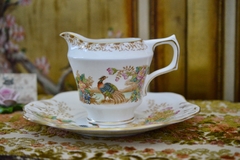 Antigua y Preciosa Jarra Lechera de Porcelana Inglesa HM Sutherland , Pattern Exotic C1930 en internet