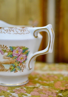 Imagen de Antigua y Preciosa Jarra Lechera de Porcelana Inglesa HM Sutherland , Pattern Exotic C1930
