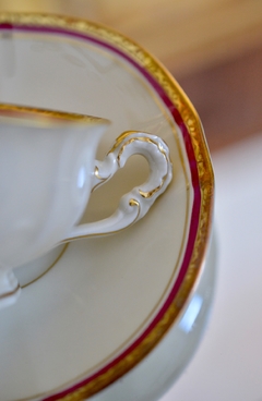 Imagen de Hermosa Taza para Cafe Furstenberg Germany Ivory con vivo Bordo y Oro C1920