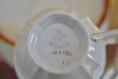 Hermosa Taza para Cafe Furstenberg Germany Ivory con vivo Bordo y Oro C1920 en internet