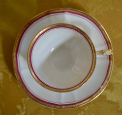 Hermosa Taza para Cafe Furstenberg Germany Ivory con vivo Bordo y Oro C1920 en internet