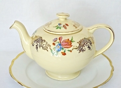 Lindisima Tetera Vintage de Loza Wilkinson , Pattern HoneyGlaze C1947