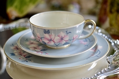 Trio para Te de Porcelana Royal Tettau Bavaria , Pattern Peach Blossom Vivo Oro C1946-1949 en internet