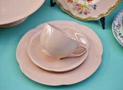Trio para Te Loza Inglesa Johnson Bros , Pattern Rosedawn C1950