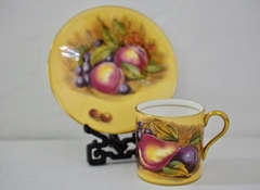 Demitasse Aynsley Fine English Bone China Pattern Orchard Gold Fruits C1960 en internet
