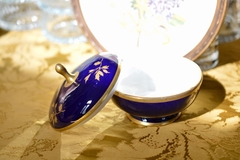 Bombonera vintage de Porcelana Inglesa Azul Cobalto y Decoración en Oro - comprar online