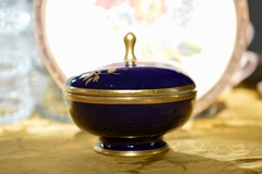 Bombonera vintage de Porcelana Inglesa Azul Cobalto y Decoración en Oro