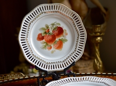 Plato Decorativo Porcelana Alemana Frutillas Borde Reticulado C1950