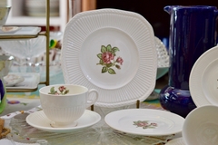 Hermoso Plato Masitero de Loza Wedgwood England Pattern Moss Rose C1950 - Funcy Stuff Antiguedades