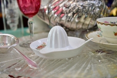 Imagen de Exprimidor para Limones , Porcelana Alemán con Decoración y Oro