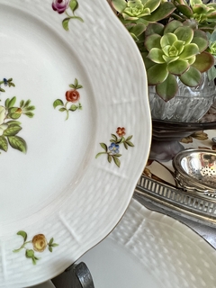 Lindisimo Plato Postre Porcelana Herend Hungary Pattern Rosehip #2 Pintado a Mano C1948 en internet