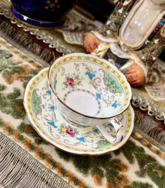 Demitasse Paragon Fine Bone China England , Countess C1935. en internet