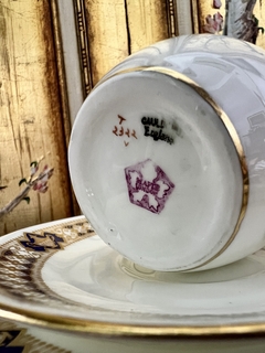 Antigua Jarra Lechera de Porcelana Cauldon China England. Hecha para Maple de Londres C1904