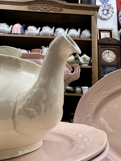 Tetera Loza Grindley England Pattern Cream Petal C1936-1954 con Detalle